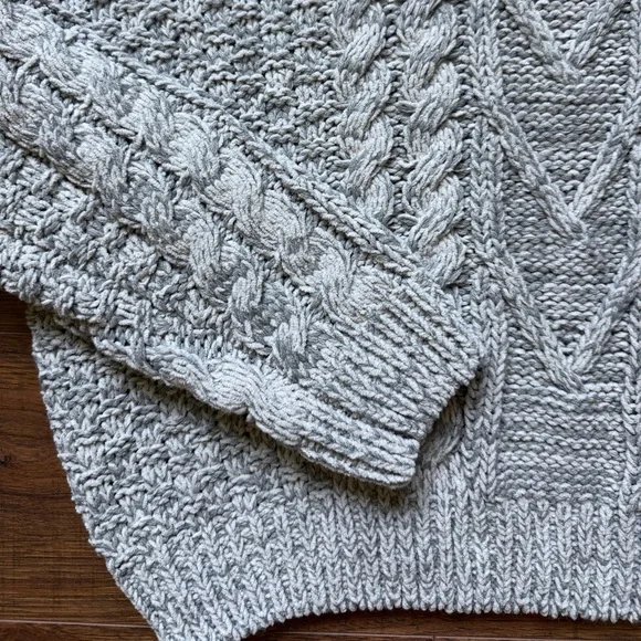 Altar’d State Women’s Gray Chunky Cable Knit Long Sleeve Sweater Size Medium - Picture 3 of 9